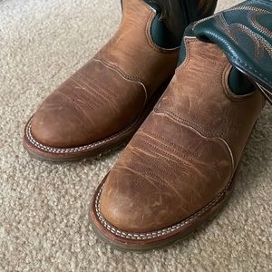 Womens like new double-H boots